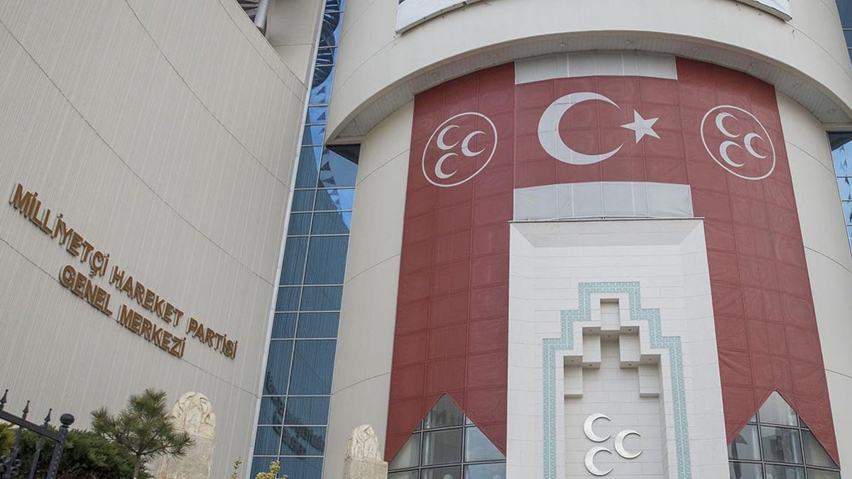 MHP'de bir başkan daha görevden alındı