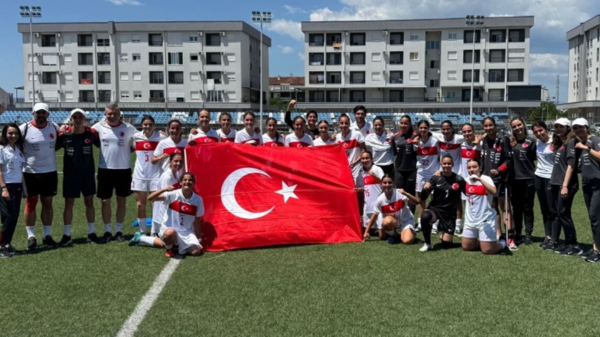 16 Yaş Altı Kız Milli Futbol Takımı'ndan büyük başarı