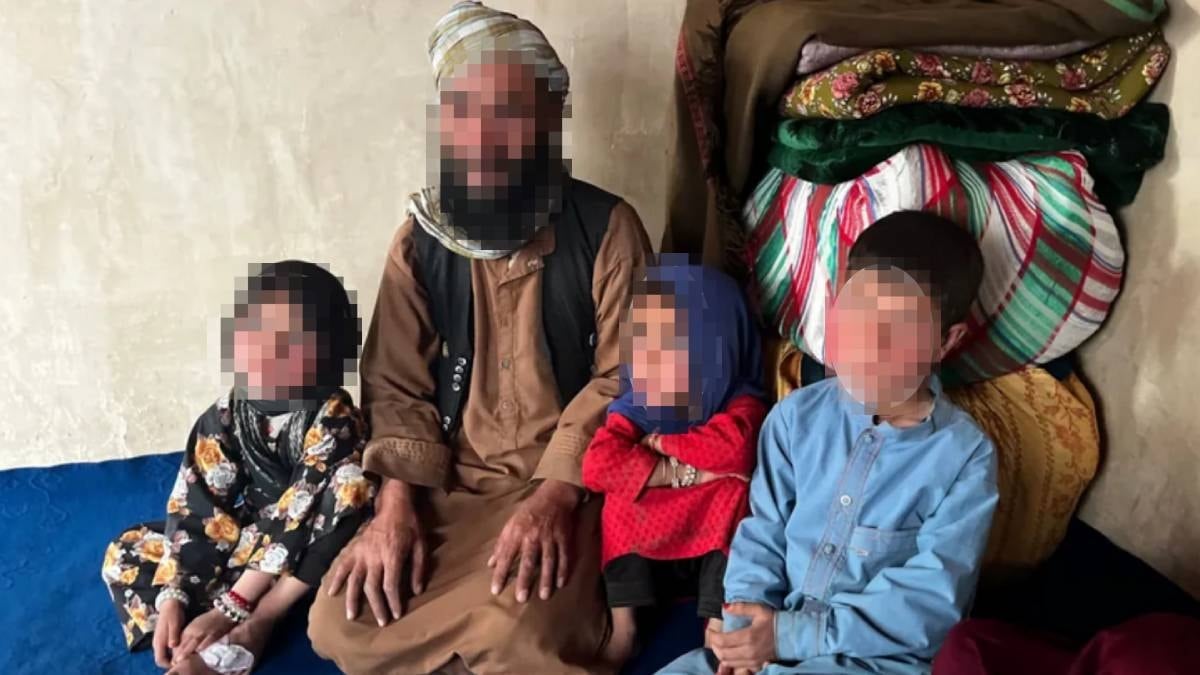 Afganistan'da aç kalan aileler kız çocuklarını satılığa çıkarıyor