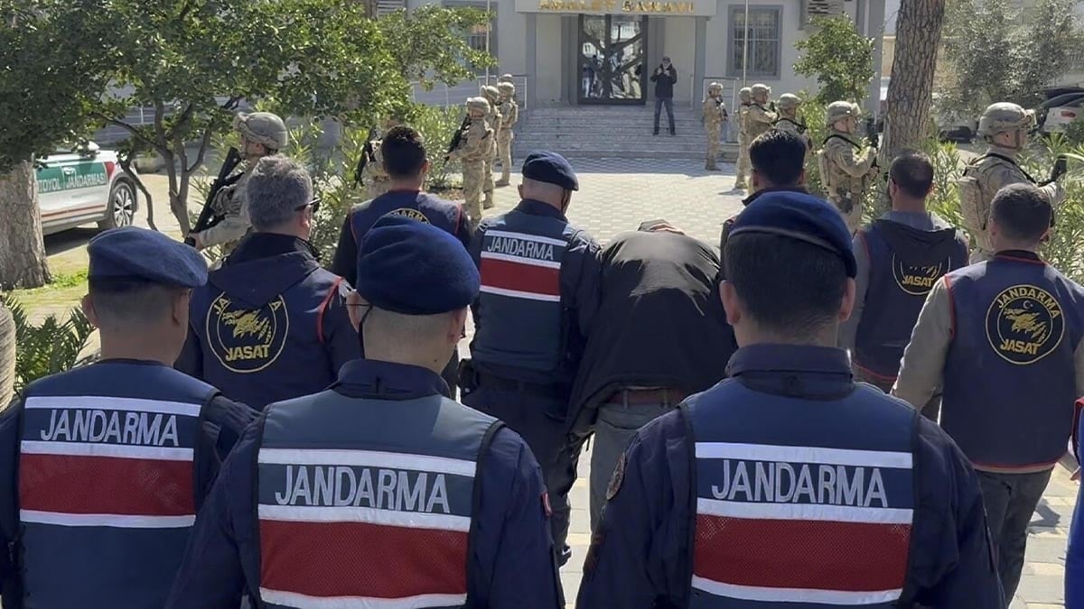O iz gerçeği ortaya çıkardı! Annesini başına odunla vurarak öldürmüştü