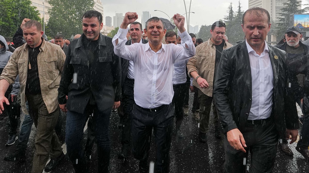 Ankara kulislerinde konuşulan bomba iddiayı CHP doğruladı: Pazartesi düğmeye basılıyor