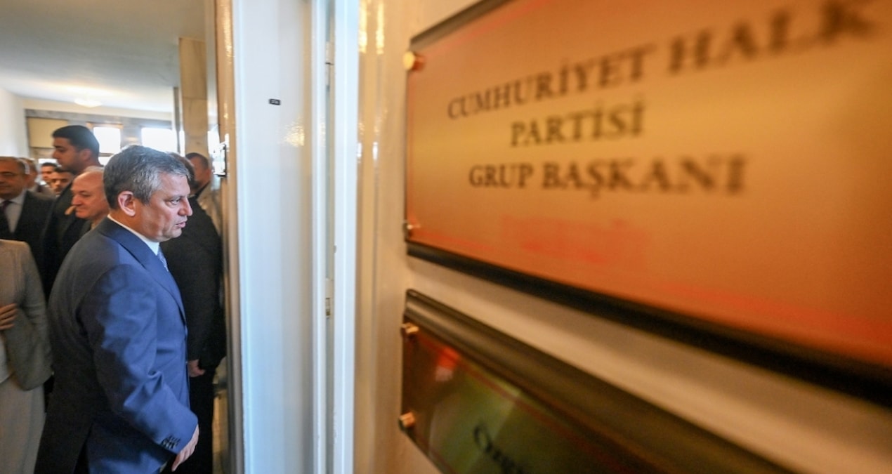 Özgür Özel için bu defa 'Cumhuriyet Halk Partisi lideri' ifadesi kullanıldı
