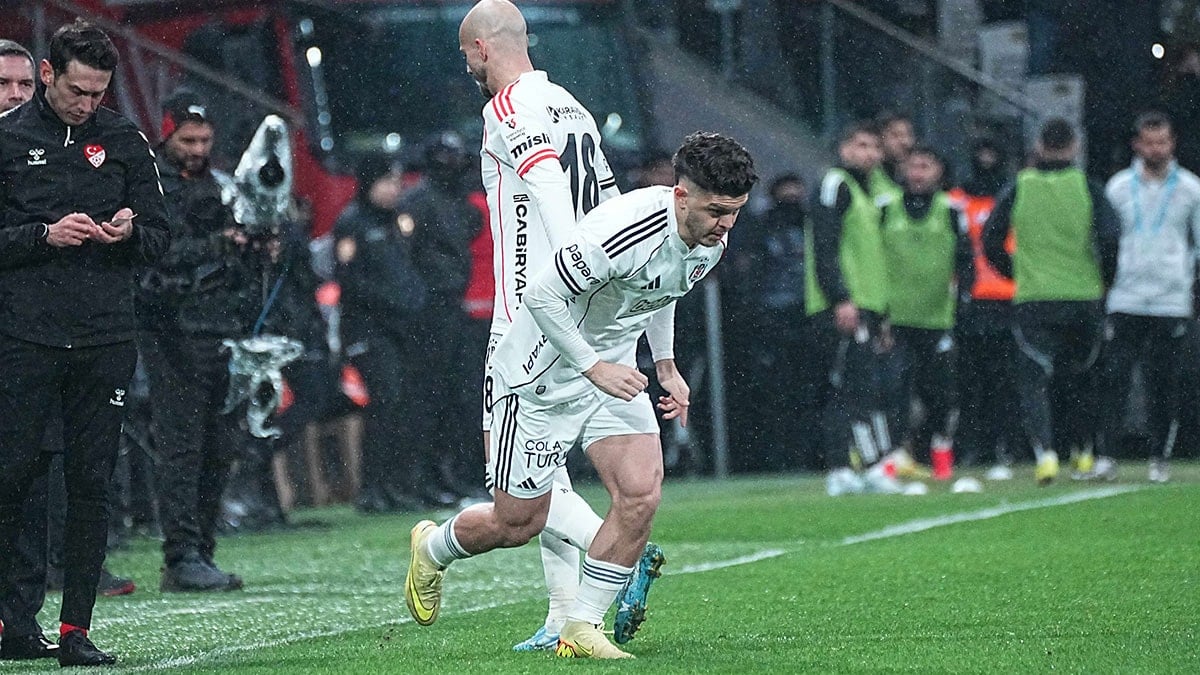 Beşiktaş'ta maç başlamadan sakatlık