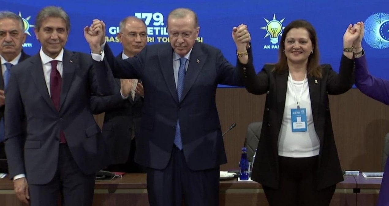Rozeti taktı, AKP'deki ilk anlarına hızlı başladı