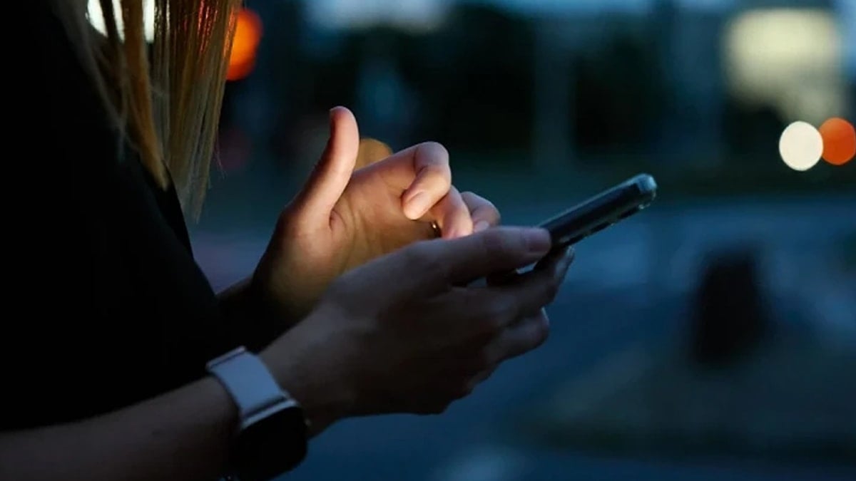 O ülkede mobil internete kısıtlama: ‘Beyaz listedeki’ siteler de dahil, SMS bile gönderilemeyecek