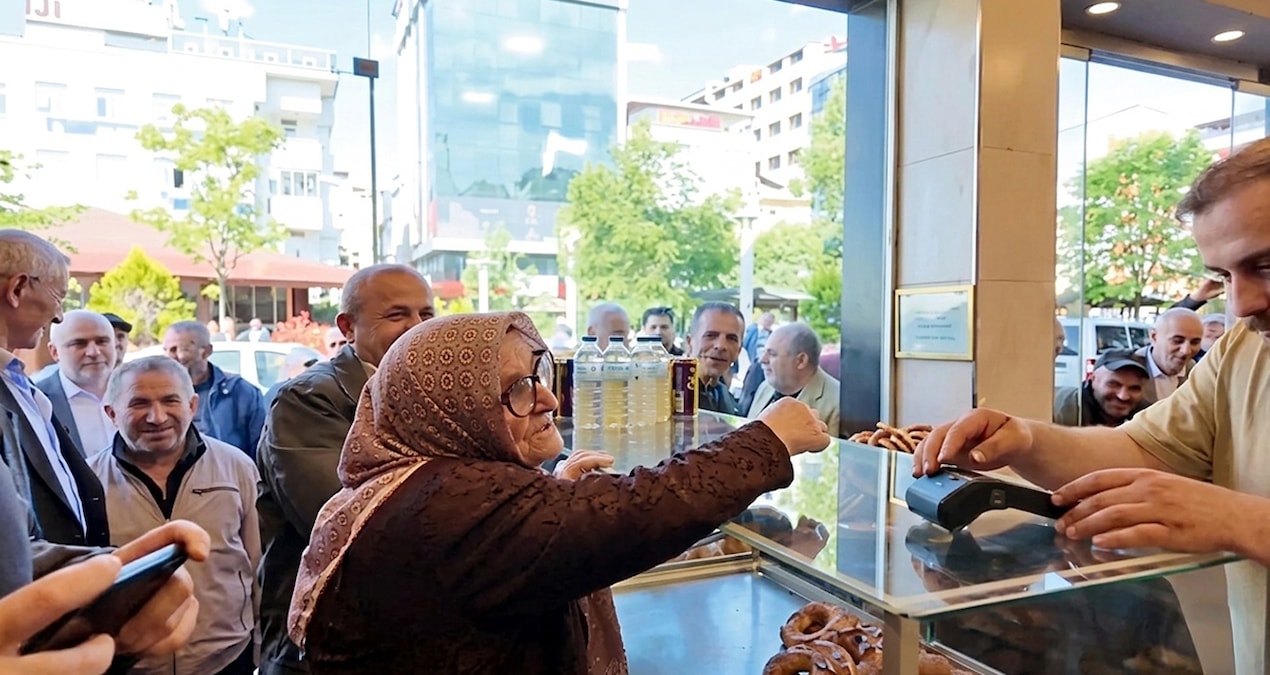Kredi kartıyla simit hesabı