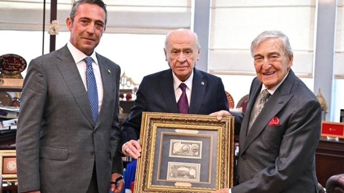 Bahçeli’den Koç’a bozkurtlu banknot