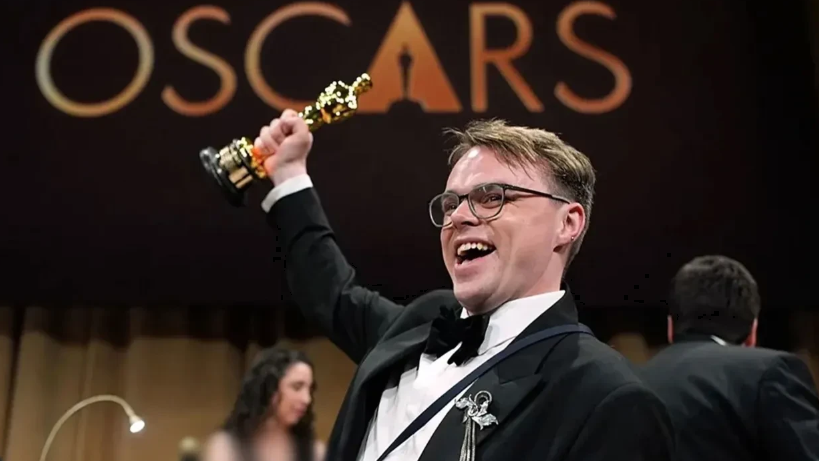 Havalimanında akılalmaz olay: Oscar heykelciğini 'silah' sanıp el koydular, sonra kaybettiler!