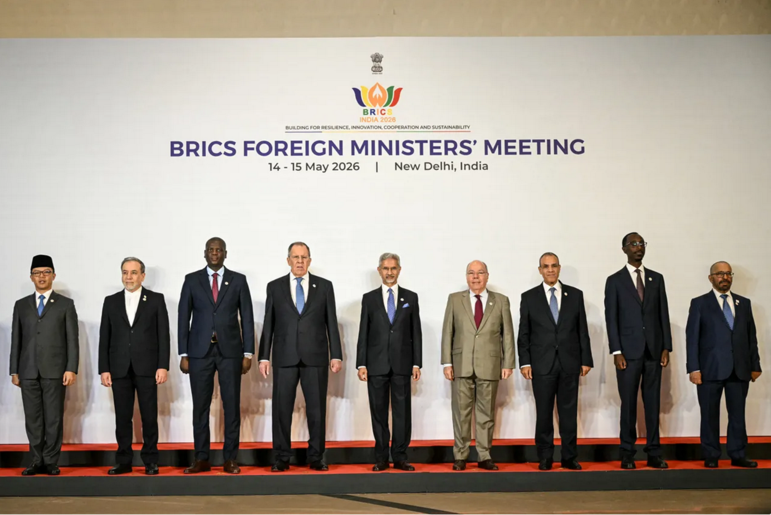 İran'ın Hürmüz Boğazı'nı kapatması, BRICS'i böldü