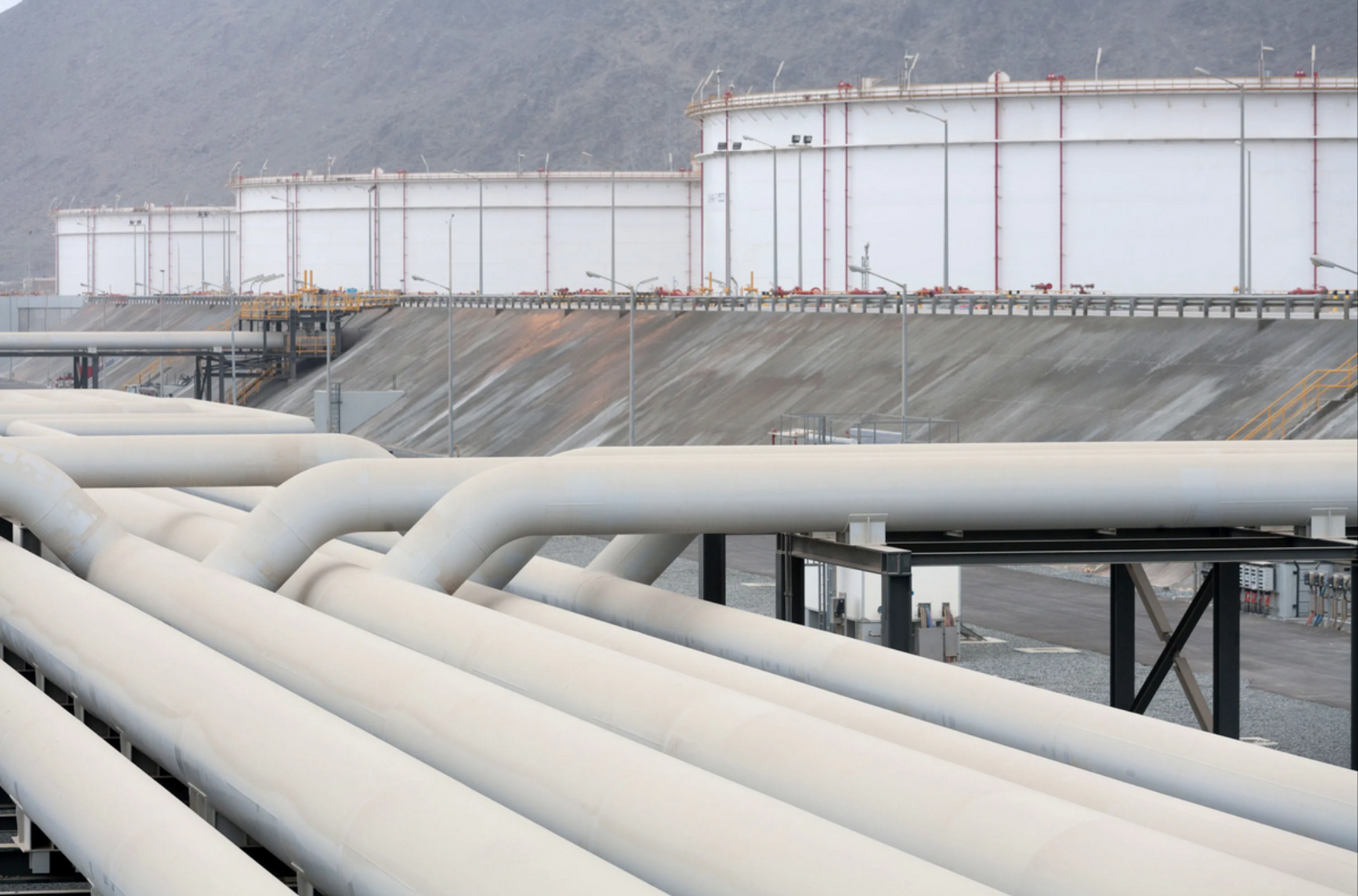 BAE 2027'ye kadar 2 kat daha fazla petrol ihraç edecek