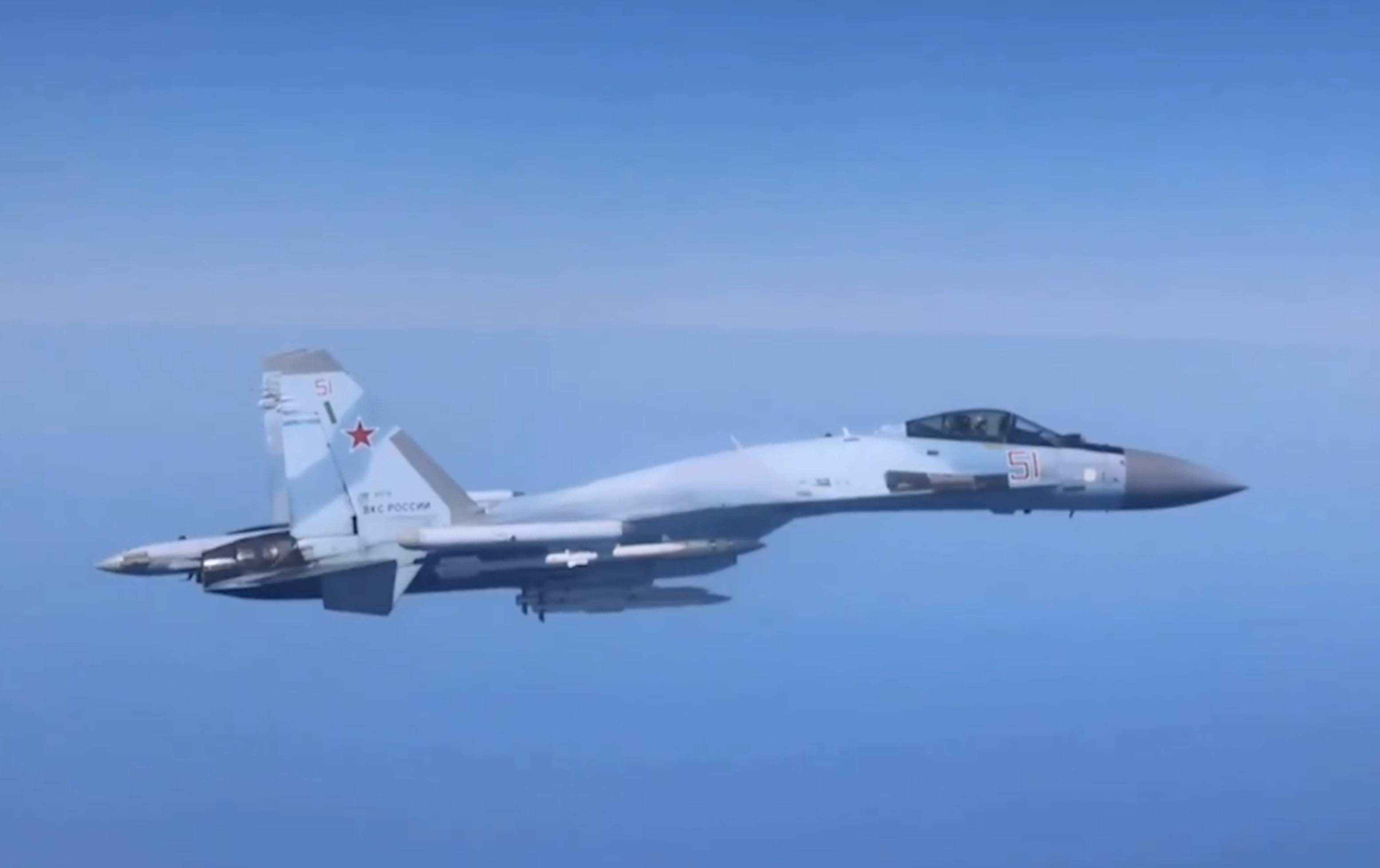 Havada korku dolu anlar: Rus uçağı İngiliz uçağına 6 metre yaklaştı, sistemleri kilitledi