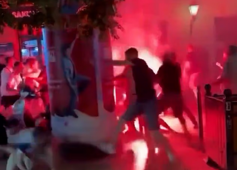 İngiliz ve Fransız taraftarlar, Budapeşte sokaklarında meydan savaşına tutuştu