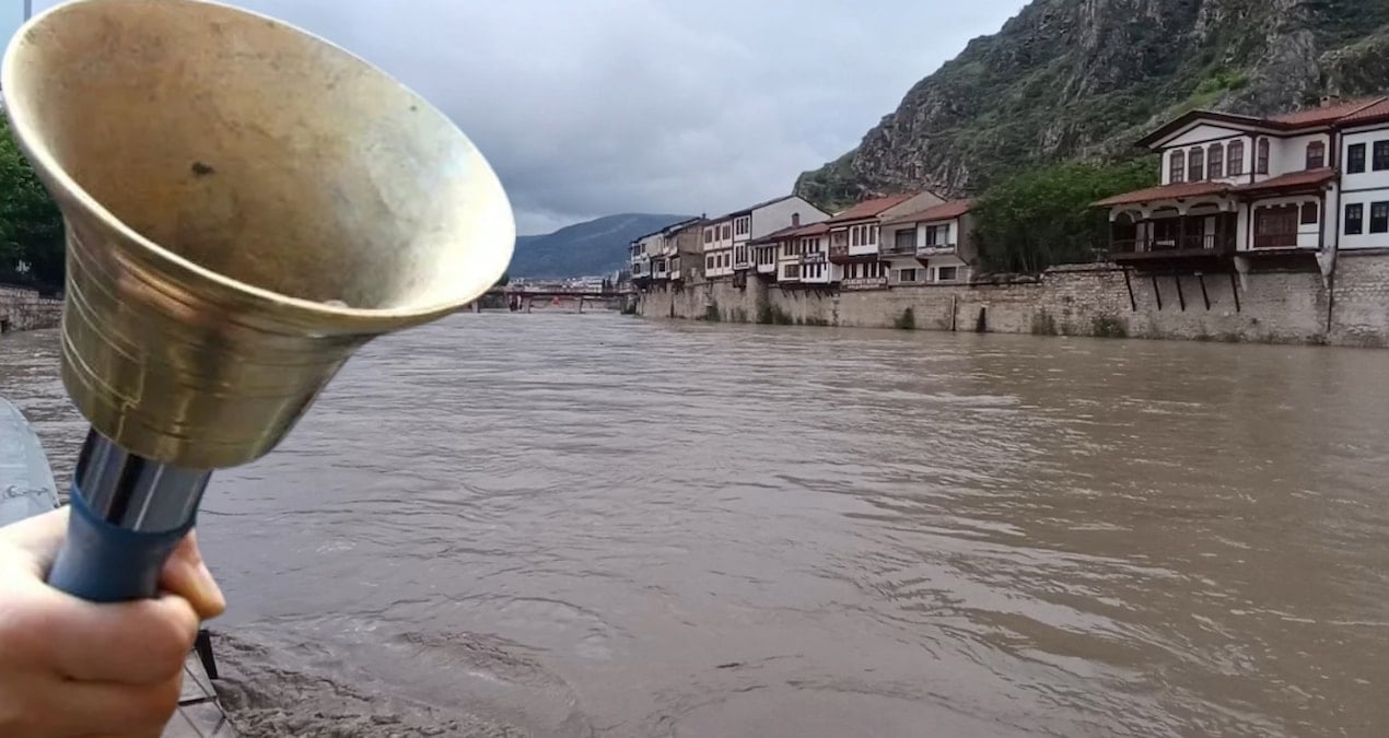 Yeşilırmak'ta sel ve taşkın alarmı! İki ilde okullar tatil edildi