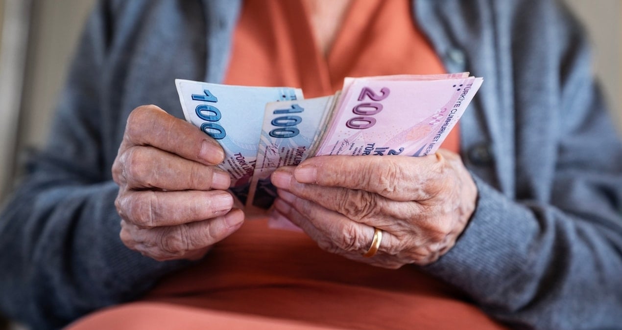 Emekliler bu ay iki ödeme birden alacak
