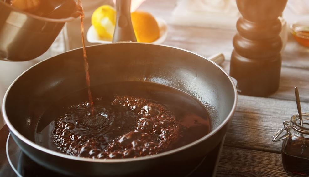 TAVA SOSU (PAN SAUCE)