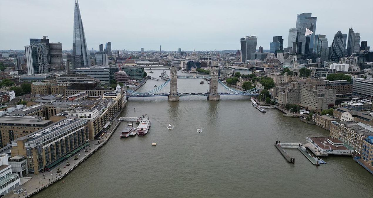 Ünlü Thames Nehri bu hale geldi