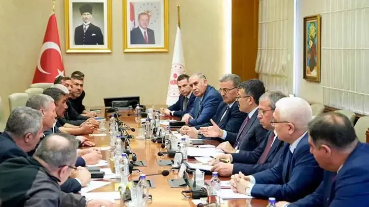 Bakanlıkların kefil olduğu patron devleti de çarpmış