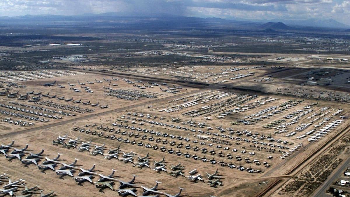 Dünyanın en büyük uçak mezarlığı: Çölün ortasında 34 milyar dolar yatıyor