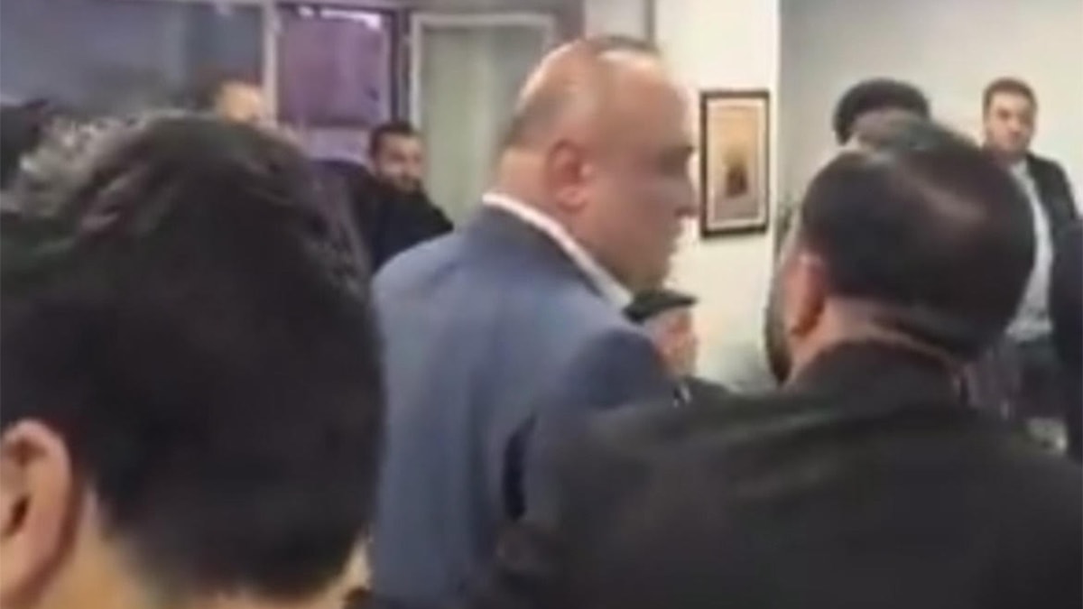 CHP’li vekile parti binasında protesto: Üç gündür neredeydin?