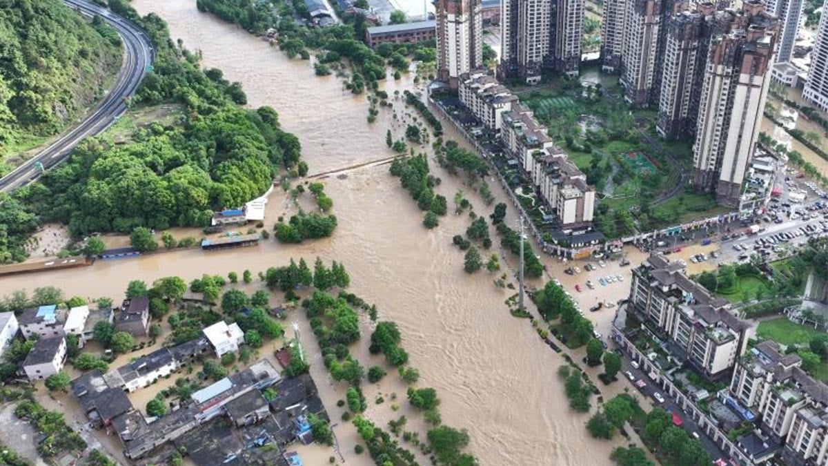 Çin’de sel felaketi: 21 kişi yaşamını yitirdi