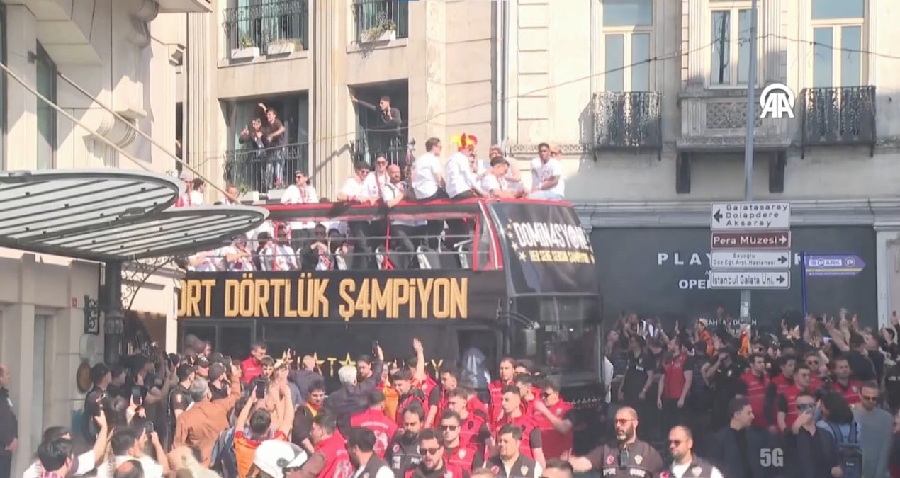 Galatasaray kupasına kavuşuyor: Saniye saniye şampiyonluk kutlaması