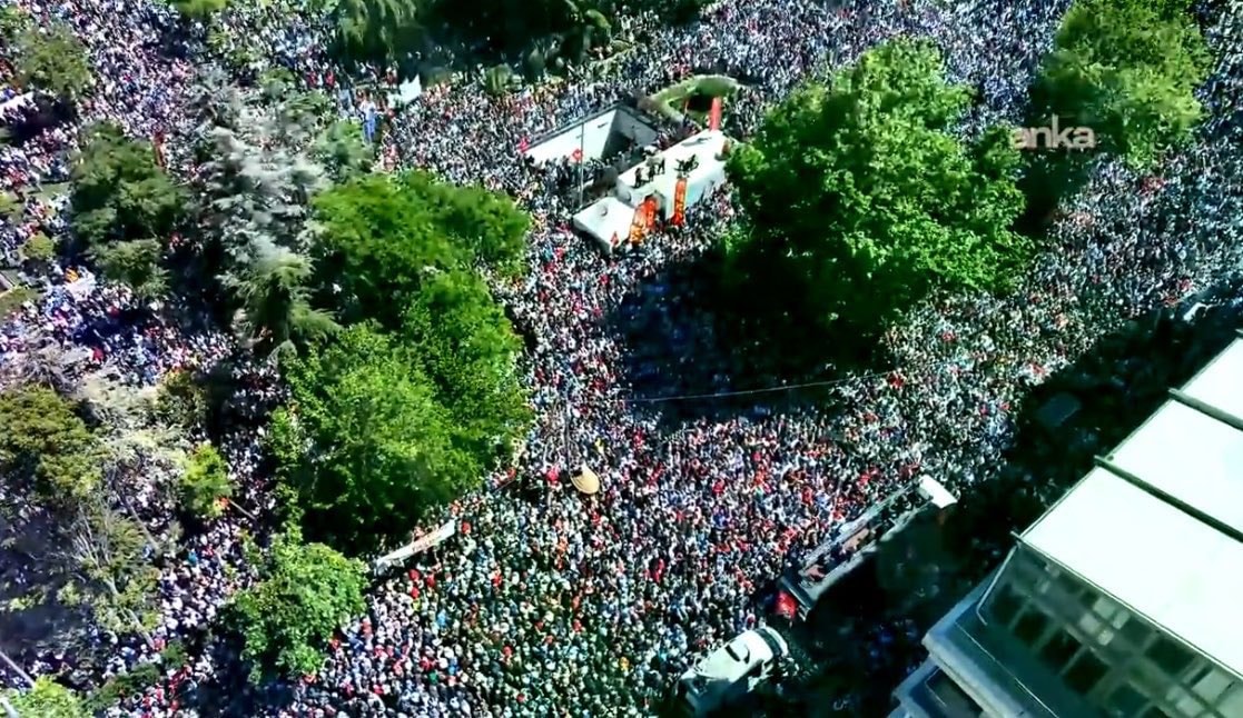 Güvenpark'ta büyük kalabalık ve coşku! Özel: " CHP atama kabul etmez"