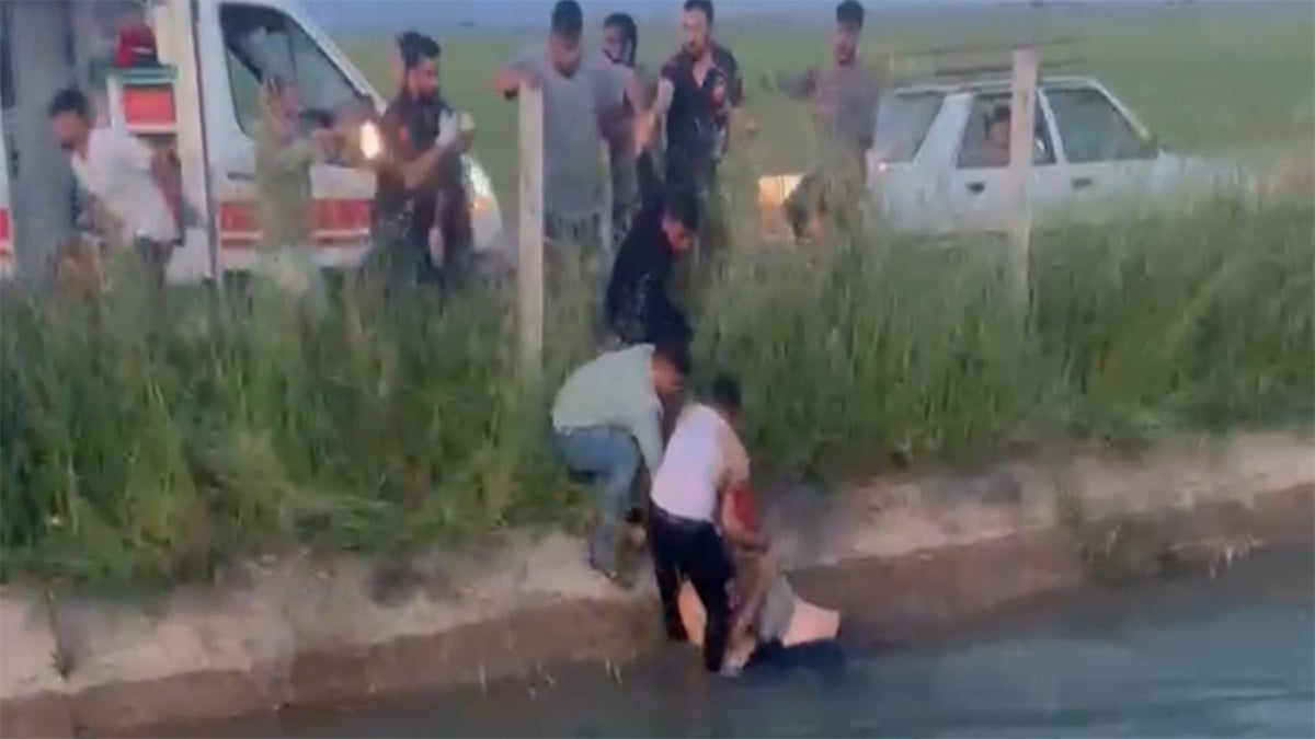 Kanala uçan araçtaki 2 kadın polisi kurtarmak isterken hayatını kaybetti