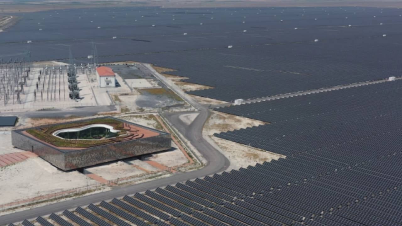 Türkiye'nin güneş tarlası Avrupa'nın zirvesine oturdu: 2.600 futbol sahası büyüklüğünde