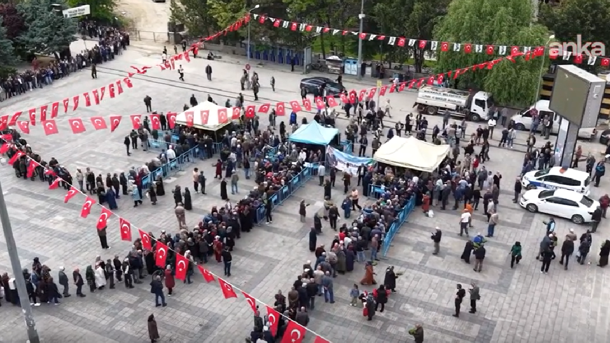 Ücretsiz olduğunu duyanlar sıraya koştu:  500.000 adet dağıtıldı