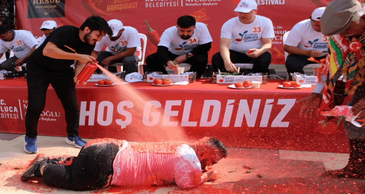 En fazla acı biberi yiyen altını kaptı!