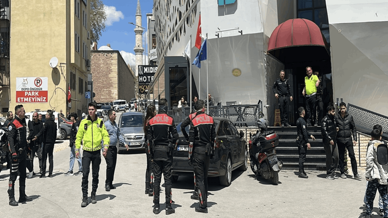Edirne'de 'yol verme' kavgası; 3 yaralı, 8 gözaltı