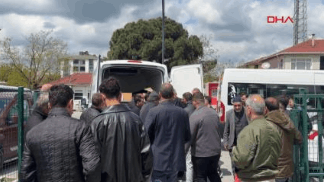 4 yaşındaki Sancar, yaralı kurtulduğu kazada ölen annesine veda etti