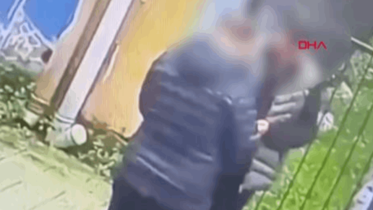 Sokak ortasında uyuşturucu sattılar:  O anlar kamerada!
