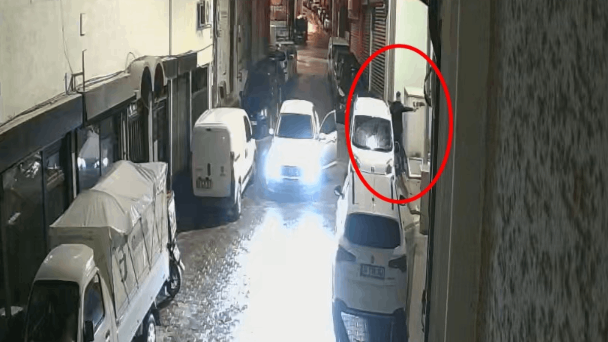Otomobille takip ettiler ara sokakta bacağından vurdular