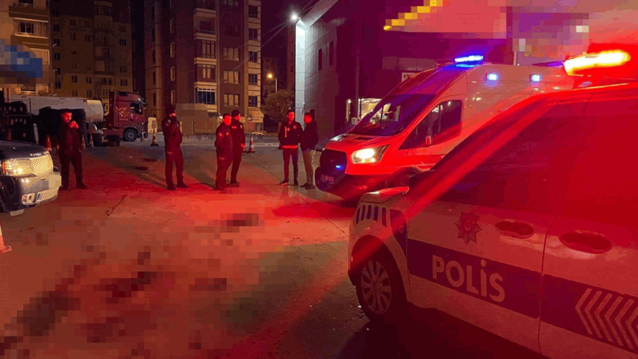 Akaryakıt istasyonunda bıçaklı kavga: 1 ölü, 2 yaralı
