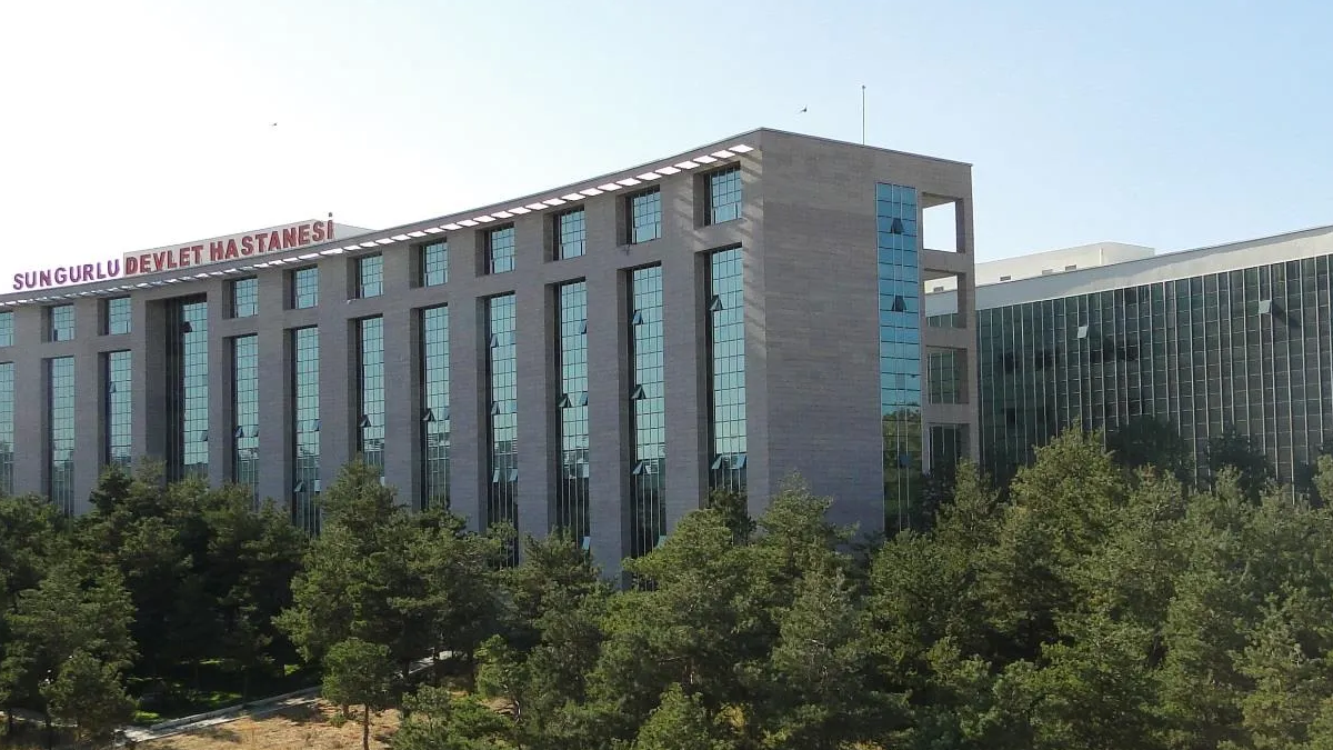 Akşam yemeği 'zehir' oldu: KYK yurdunda 77 kişi hastanelik oldu