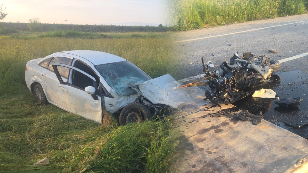 Savrulan otomobil direği devirdi, arkadan gelen motosiklet kurtulamadı!