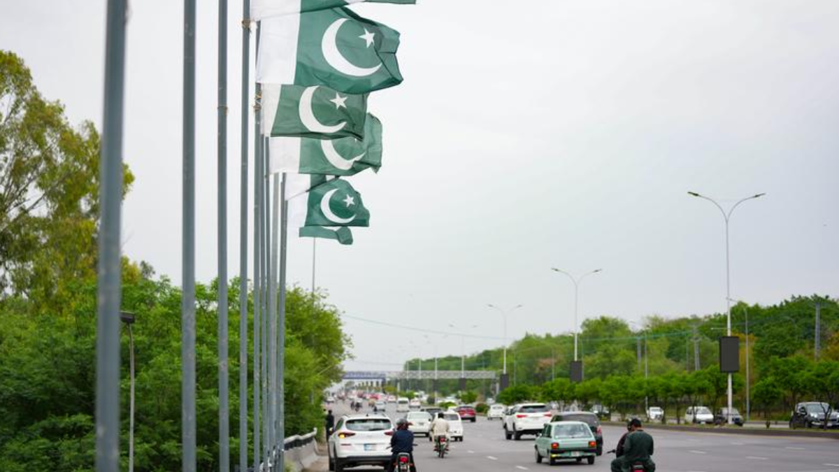 Pakistan'da kanlı saldırı: Çok sayıda polis hayatını kaybetti