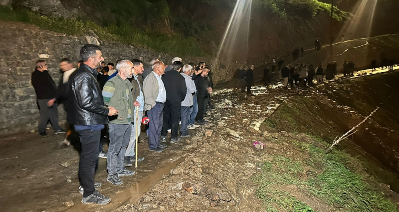 Şırnak Beytüşşebap'ta sağanak ve kar erimesi nedeniyle dereler taştı