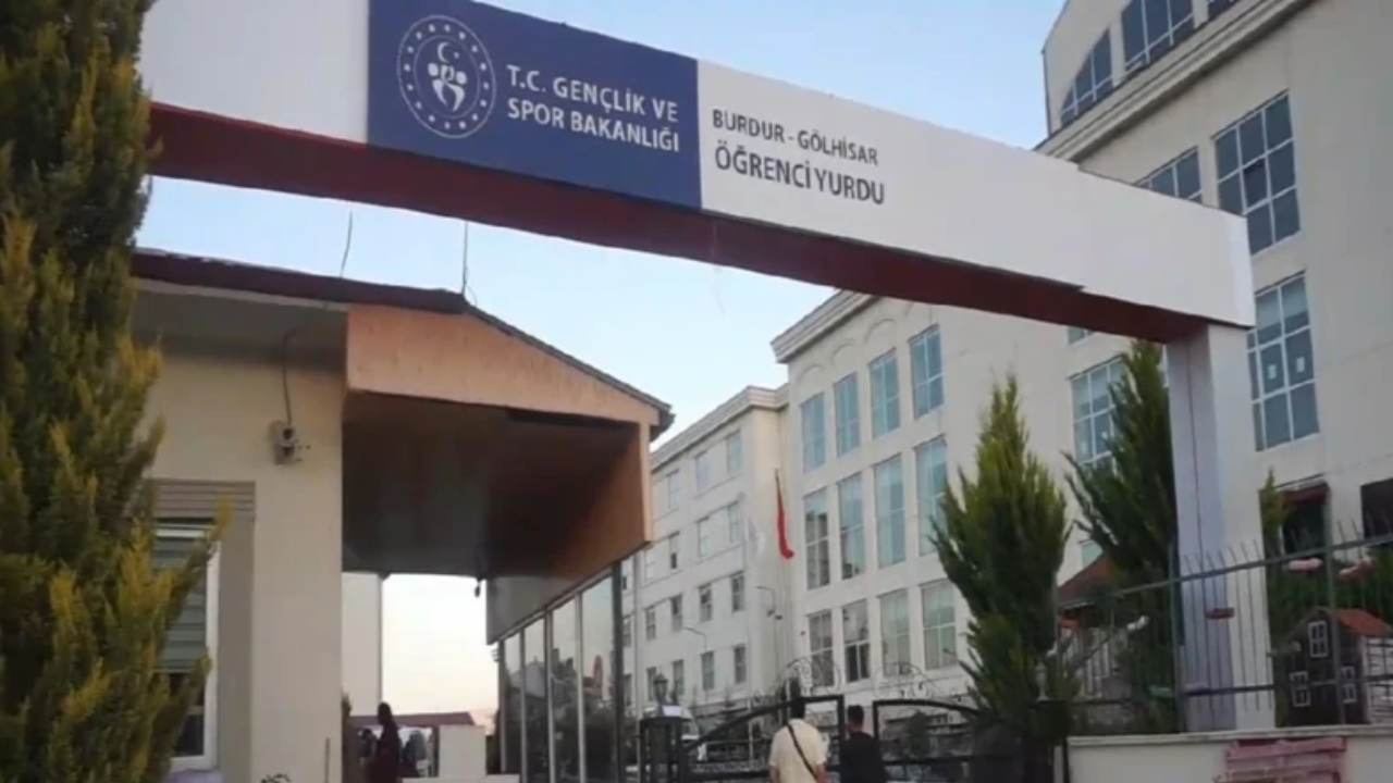 KYK yurdunda 'kimyasal' alarm: Bina boşaltıldı
