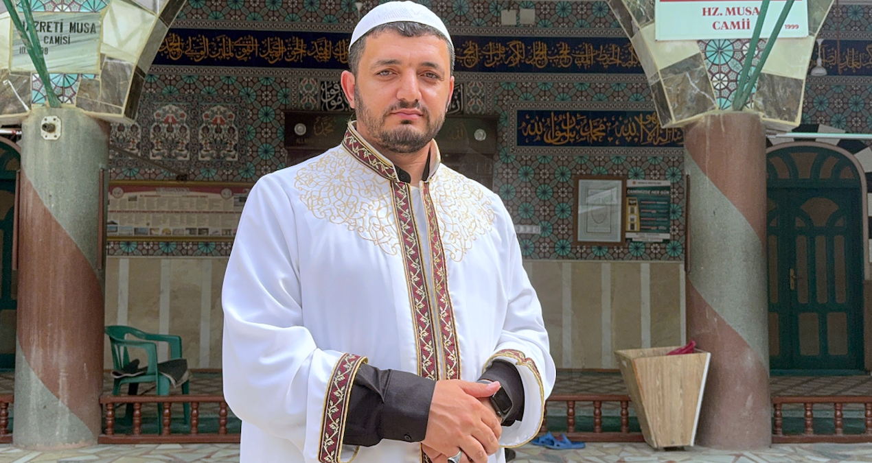 Adana'da camide kalp krizi geçiren kişi imamın müdahalesiyle kurtuldu