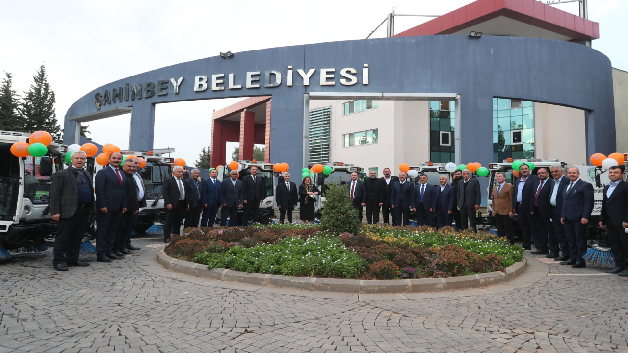 AKP’li belediyenin ‘Sigara içmeyen personel’ şartı tepki çekti