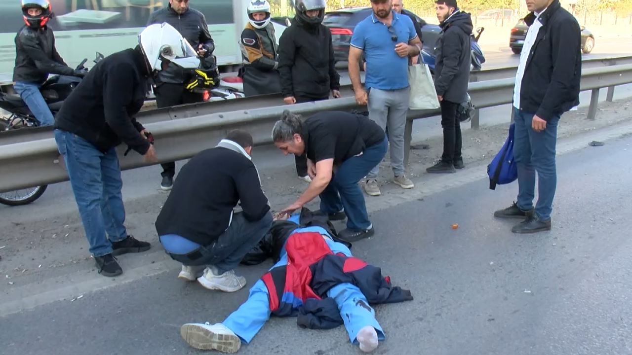 Ataşehir'de motosiklet bariyerlere çarptı