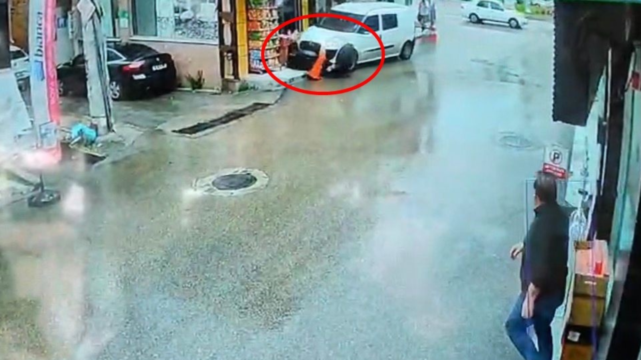 Bursa'da dehşet kaza: Anne ve çocuğunu altına alıp sürükledi