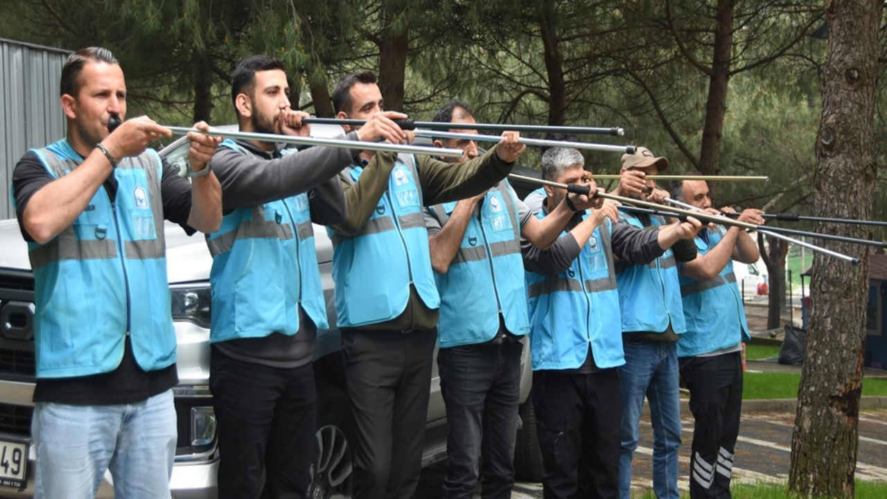 Tüf tüflü 'kurban yakalama timi' kaçan kurbanlıkları yakalamaya hazır