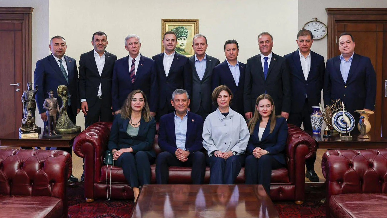 Belediye başkanlarından 'Özel'in yanındayız' mesajı!