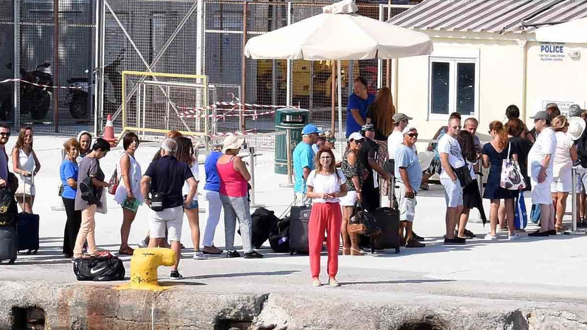 Türkler akın ediyordu: Çok turist gelmesin diye kısıtlama getirdiler