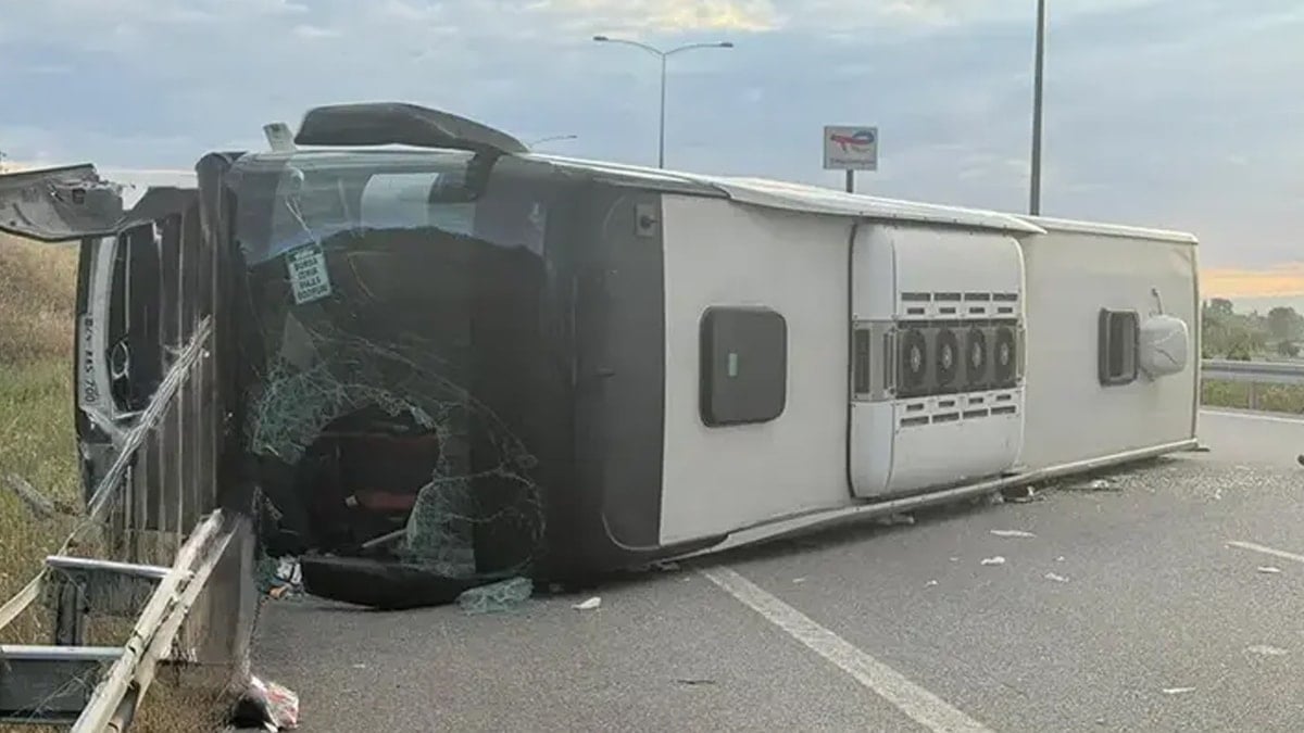 Yolcu otobüsü devrildi! 36 yaralı