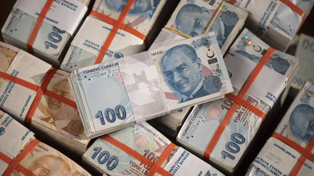 Piyangodan 1,1 milyar TL kazanarak Türkiye tarihin