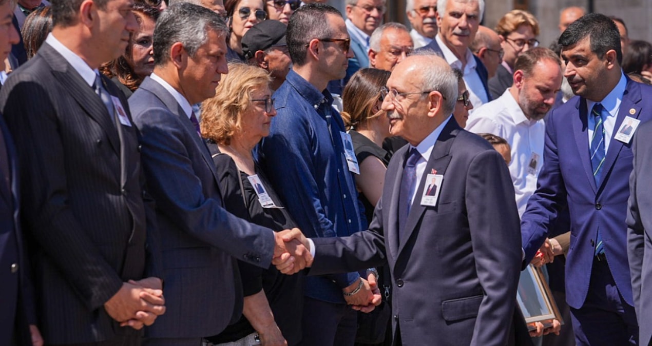 Son Dakika... Özel ve Kılıçdaroğlu tokalaştı